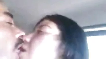 Minőségi szex Gianna szőrös pina maszti Dior két feketével.