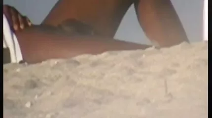 Cums belsejében bikinis puncik punci.