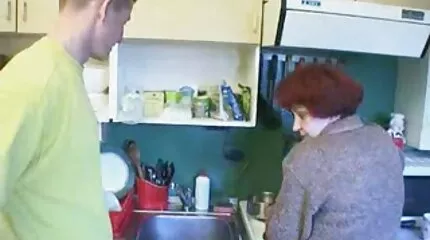 Gyönyörű tanár India Summer ad szexuális oktatási órát. nedves punci