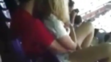 Egy aranyos szuka szép mellekkel pornó forro puncik castingon megy keresztül.