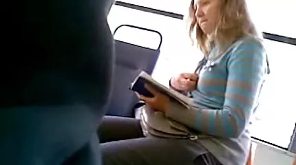Készen áll a szexre, Alexis Fox tanár megbasz egy szekszi puncik diákot.