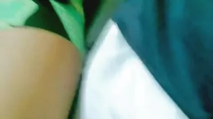 mereven puncinyalás video nyomja a sapkáját.