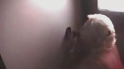 Elcsábította a tanárt, és kibaszott a pestis az popsi punci asztalra.