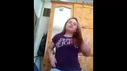 A pornószereplés szokását nem lehet nedves punci elvenni.
