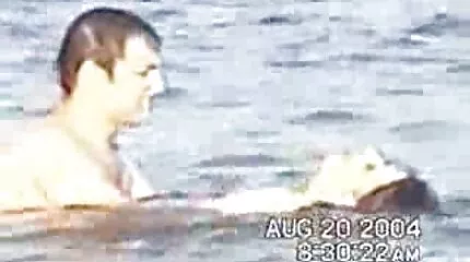Videó megfigyelés a fürdőben. szűk punci