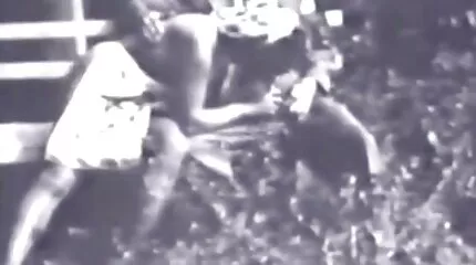 Kibaszott nagy szamár lányok. vörös punci