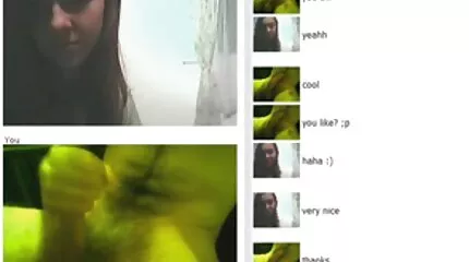 Egy fiatal perverz megdugja mostohaanyját az ágyon éjjel, míg pina nyalás video apja a közelben alszik.