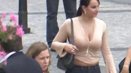 Sok spermium maszti műfasszal az arcon.
