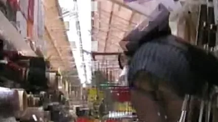 A kölyök maga is édes érzéki punci csoportos gyötrelemre ítélte magát Bridgette-tel és Isabellával.